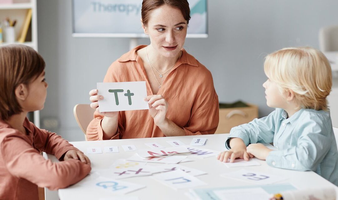 Disturbo di linguaggio e disordine fonologico osservazione valutazione trattamento webinar pediatria logopedia neurosviluppo